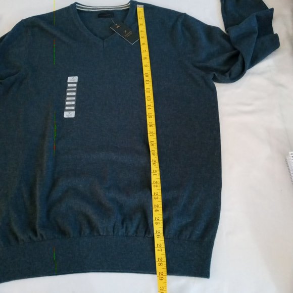 Denver Hayes navy v-neck sweater Size Large NWT - Picture 4 of 7